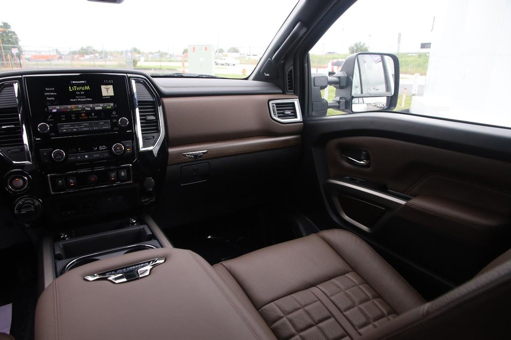 Nissan Titan XD Vehicle Image 30