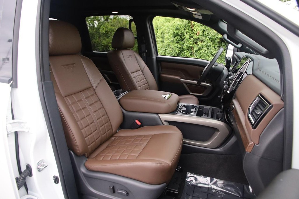 Nissan Titan XD Vehicle Image 31