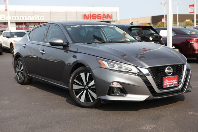 Used 2021 Nissan Altima SL with VIN 1N4BL4EV3MN355027 for sale in Hazelwood, MO