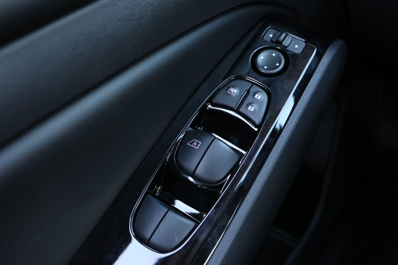 Nissan Altima Vehicle Image 21