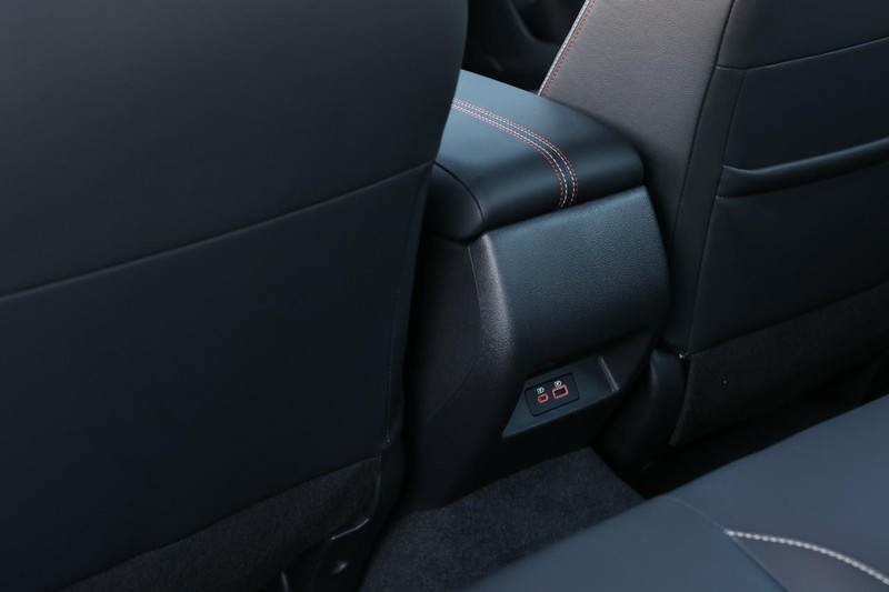 Nissan Altima Vehicle Image 24