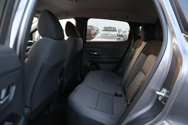 Nissan Kicks Vehicle Image 21
