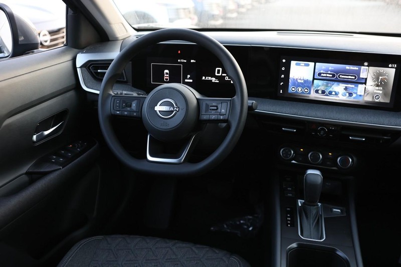 Nissan Kicks Vehicle Image 24