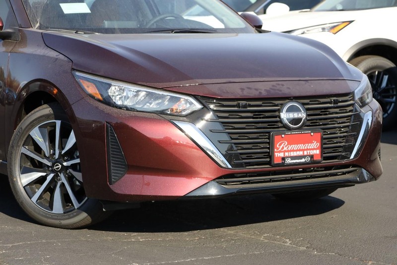 Nissan Sentra Vehicle Image 04