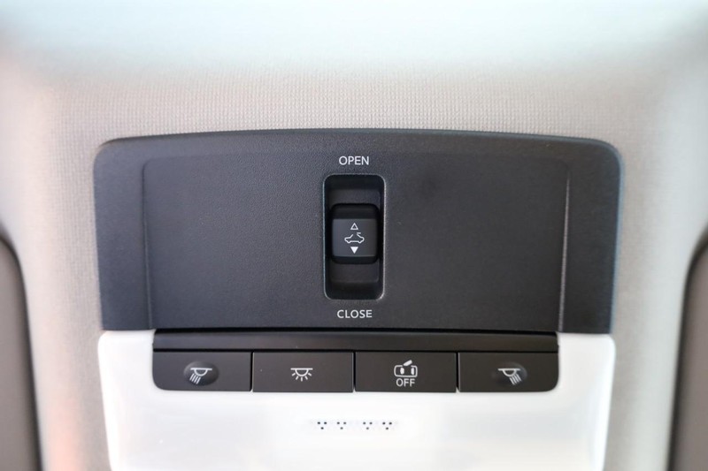 Nissan Sentra Vehicle Image 19
