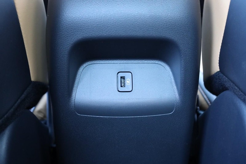 Nissan Sentra Vehicle Image 22