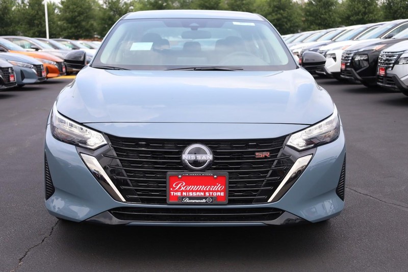 Nissan Sentra Vehicle Image 05