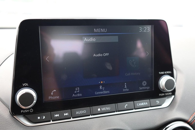 Nissan Sentra Vehicle Image 11