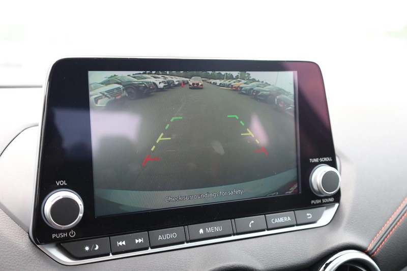 Nissan Sentra Vehicle Image 13