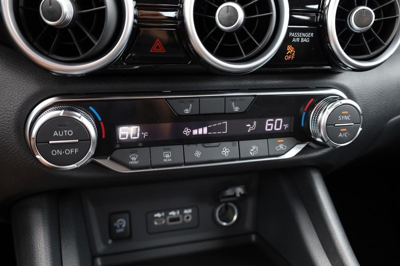 Nissan Sentra Vehicle Image 14