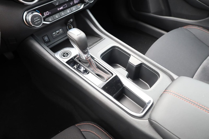 Nissan Sentra Vehicle Image 16