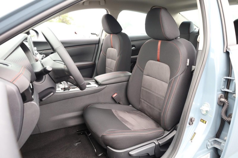 Nissan Sentra Vehicle Image 19