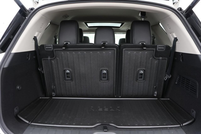 Nissan Pathfinder Vehicle Image 09