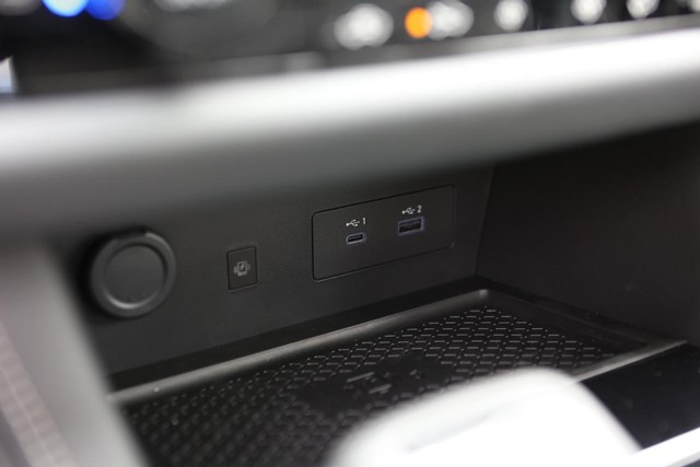 Nissan Pathfinder Vehicle Image 18