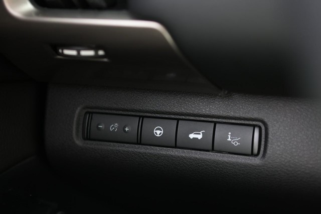 Nissan Pathfinder Vehicle Image 22