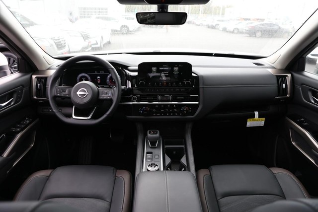 Nissan Pathfinder Vehicle Image 31
