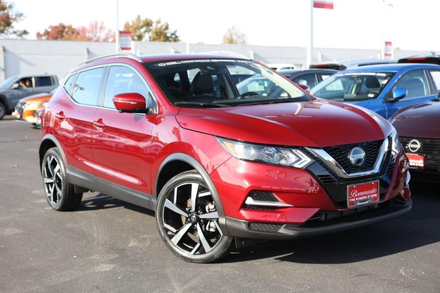 Used 2022 Nissan Rogue Sport SL with VIN JN1BJ1CV2NW351048 for sale in Hazelwood, MO