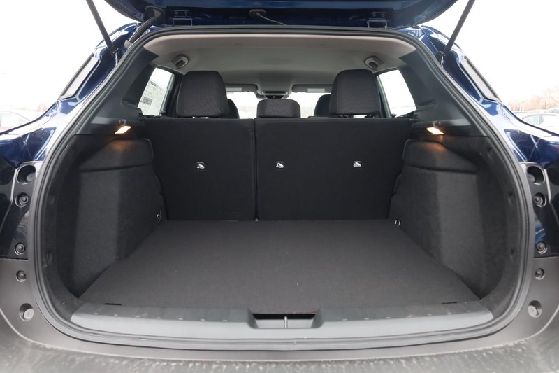 Nissan Kicks Vehicle Image 07