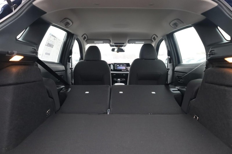 Nissan Kicks Vehicle Image 08