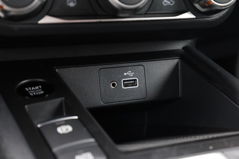 Nissan Kicks Vehicle Image 16