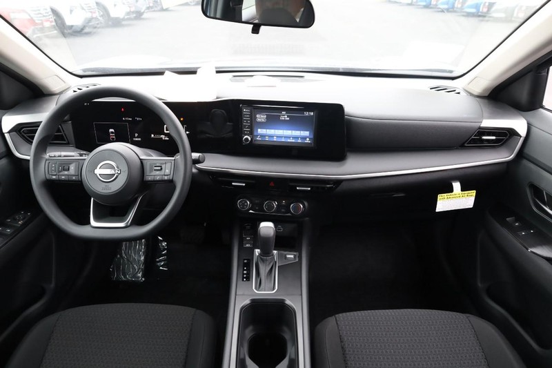 Nissan Kicks Vehicle Image 21