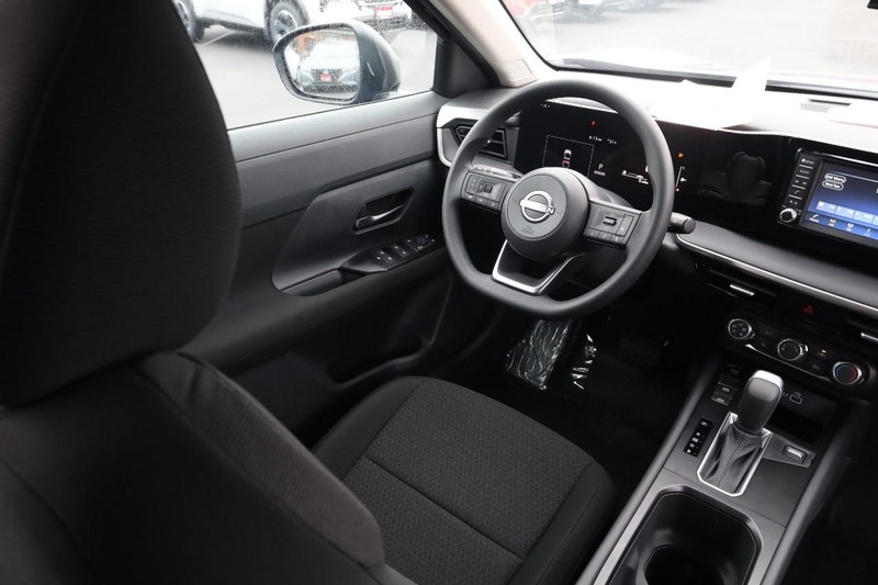 Nissan Kicks Vehicle Image 22