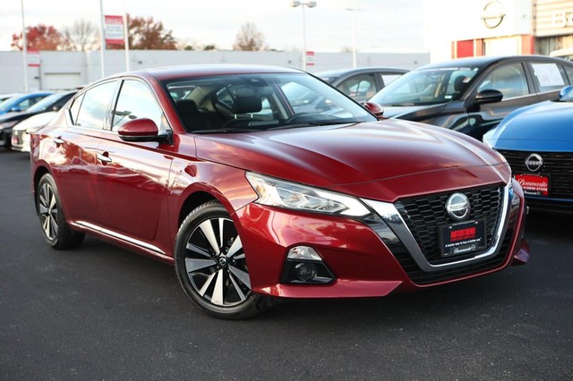 Used 2020 Nissan Altima SV with VIN 1N4BL4DV0LC262428 for sale in Hazelwood, MO