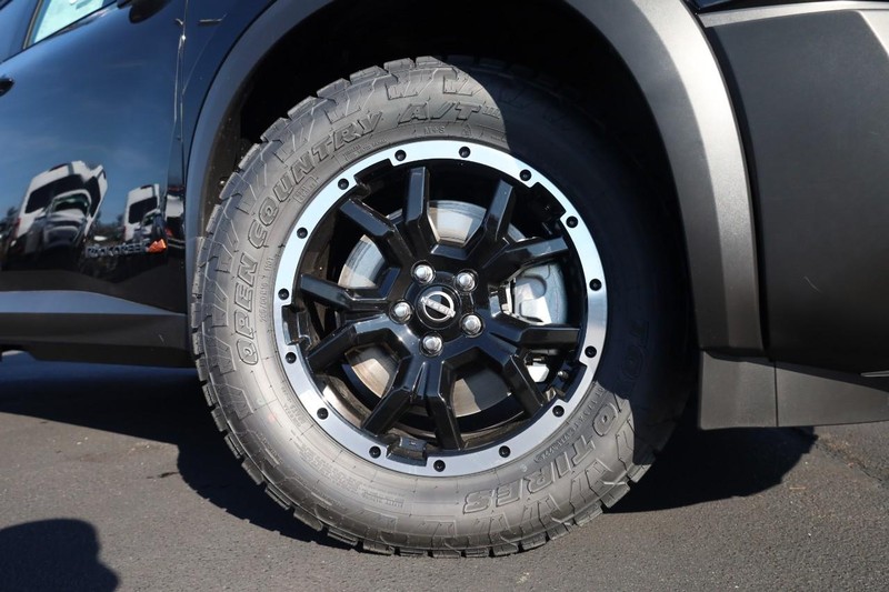 Nissan Pathfinder Vehicle Image 04