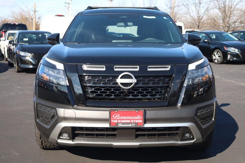 Nissan Pathfinder Vehicle Image 05