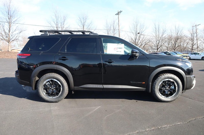 Nissan Pathfinder Vehicle Image 06