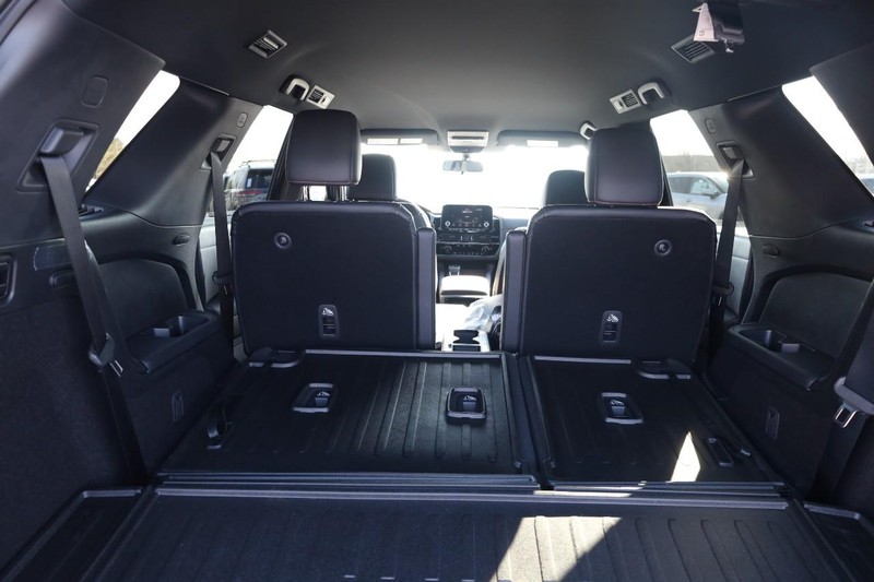 Nissan Pathfinder Vehicle Image 09