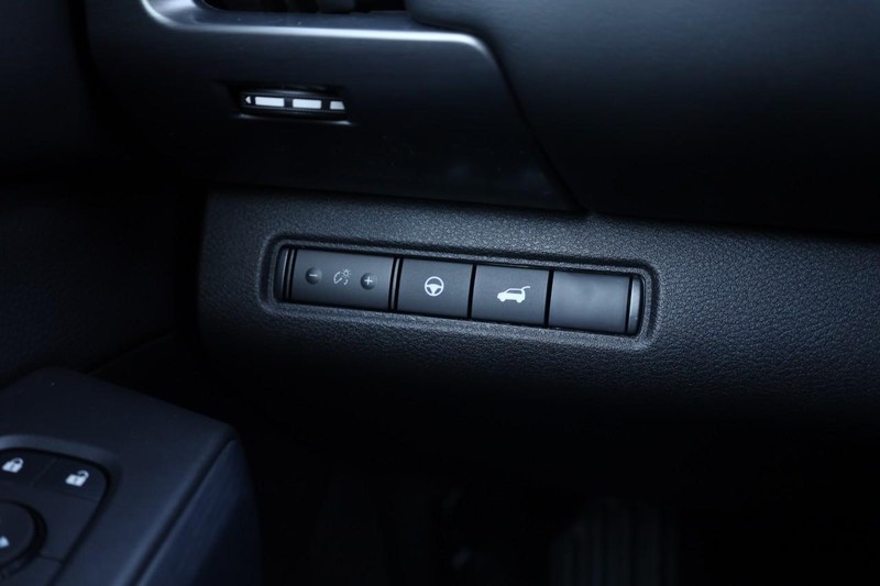Nissan Pathfinder Vehicle Image 19