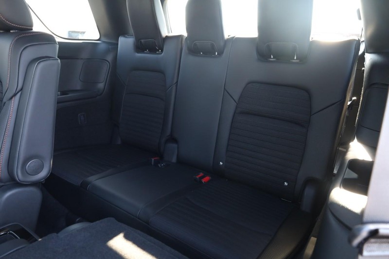 Nissan Pathfinder Vehicle Image 23