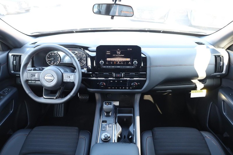 Nissan Pathfinder Vehicle Image 26