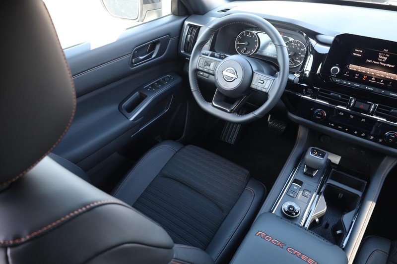 Nissan Pathfinder Vehicle Image 27