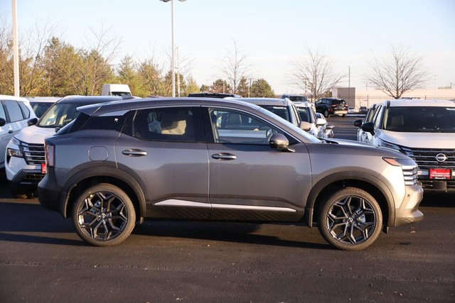 Nissan Kicks Vehicle Image 07