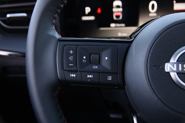 Nissan Kicks Vehicle Image 12