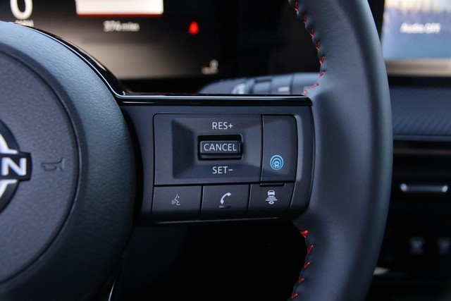 Nissan Kicks Vehicle Image 13