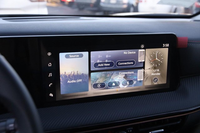 Nissan Kicks Vehicle Image 15