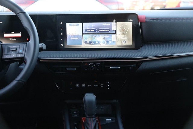 Nissan Kicks Vehicle Image 23