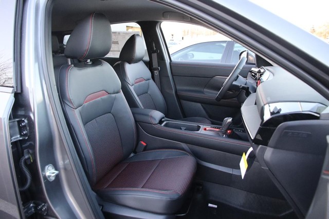 Nissan Kicks Vehicle Image 25