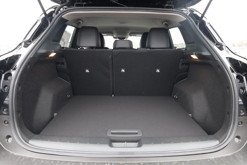 Nissan Kicks Vehicle Image 07