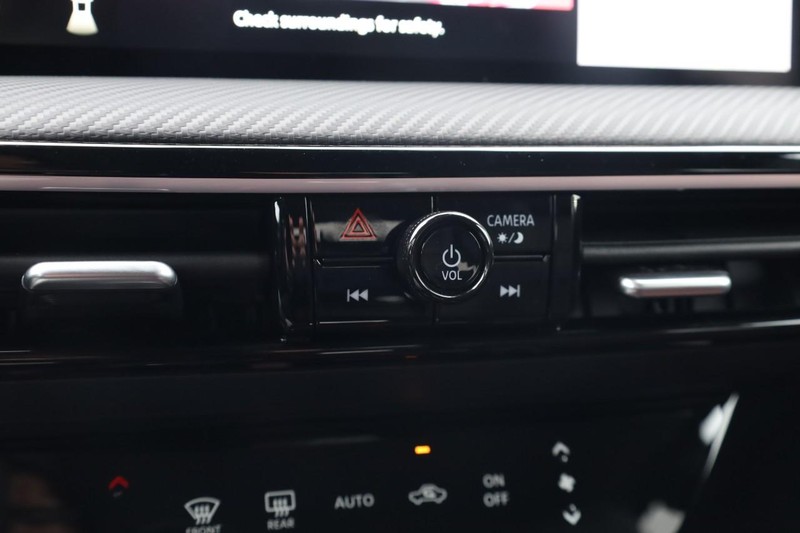 Nissan Kicks Vehicle Image 15