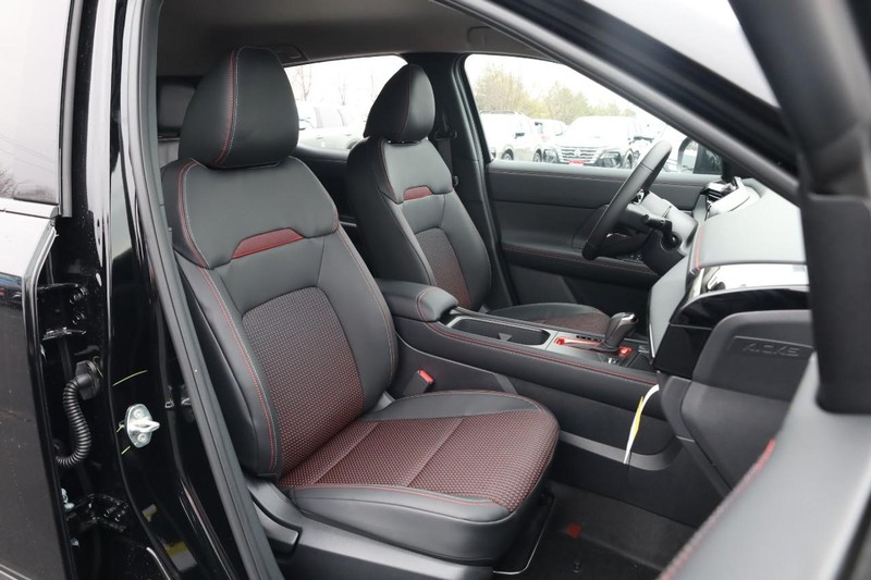 Nissan Kicks Vehicle Image 25