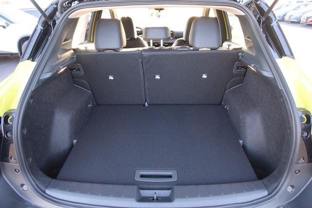 Nissan Kicks Vehicle Image 07