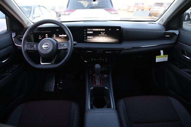 Nissan Kicks Vehicle Image 18