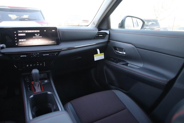 Nissan Kicks Vehicle Image 22