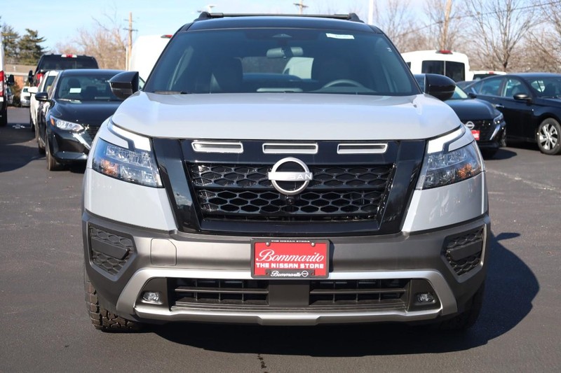 Nissan Pathfinder Vehicle Image 05