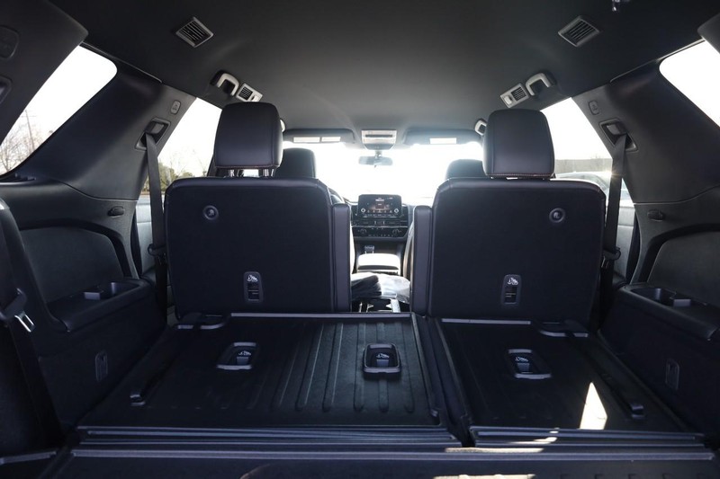 Nissan Pathfinder Vehicle Image 09