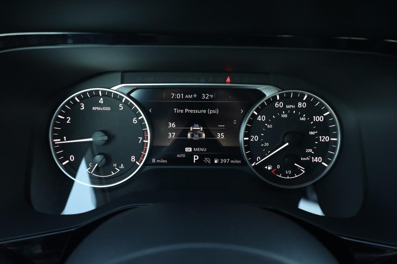 Nissan Pathfinder Vehicle Image 12
